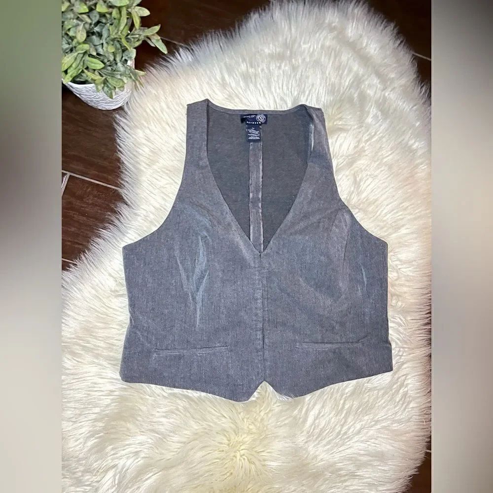 Venezia Jeans grey v neck vest sz 14